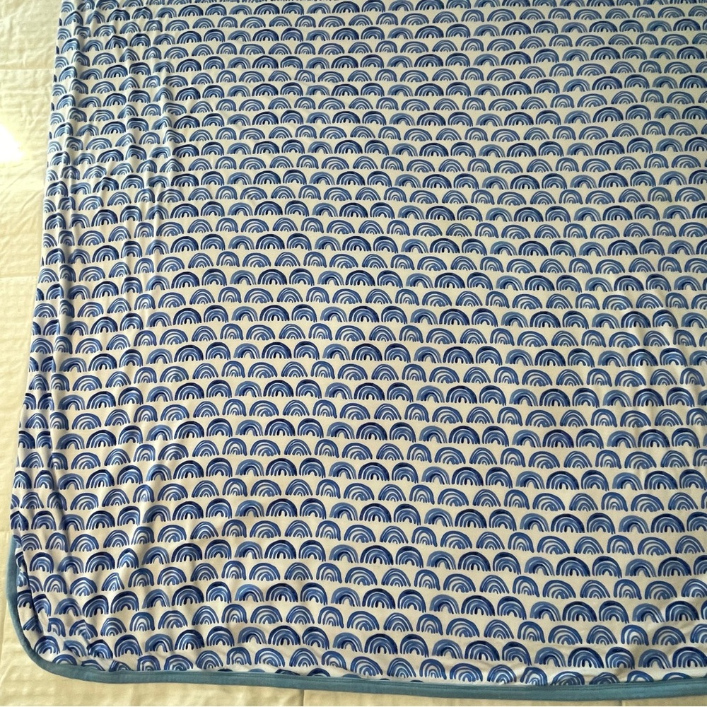 Little Sleepies Blue Rainbow Large Cloud Reversible Blanket Approx 50”X 50” - Picture 3 of 16